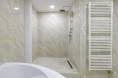 Spacious Modern 4-Room Apartment in Prime Old Town Location