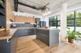 Spacious Modern 4-Room Apartment in Prime Old Town Location